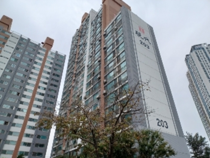 본건 용현동 현대아파트 203동 전경 현황사진