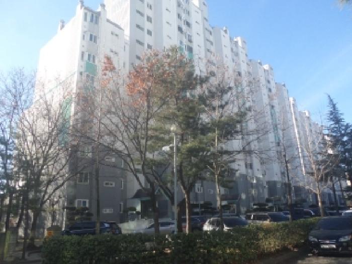 본건 건물이 소재하는 1동건물의 전경