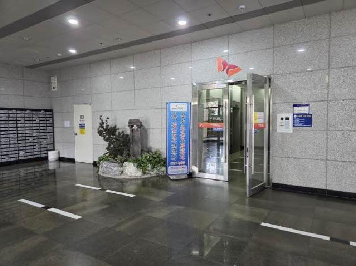본건 공동출입구 