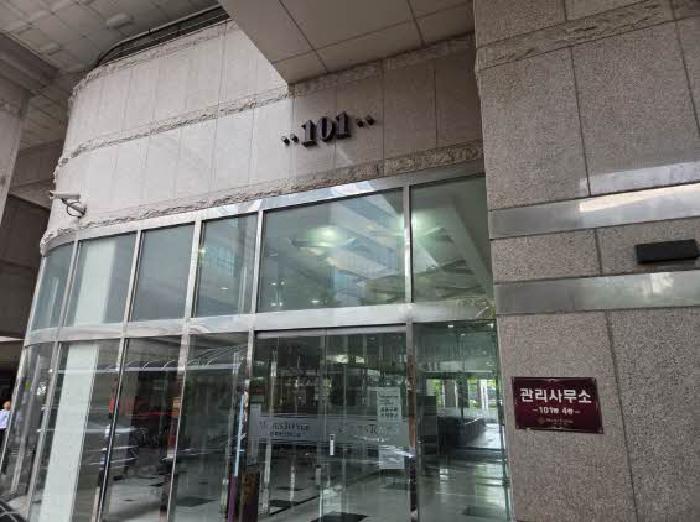 본건 101동 공동출입구