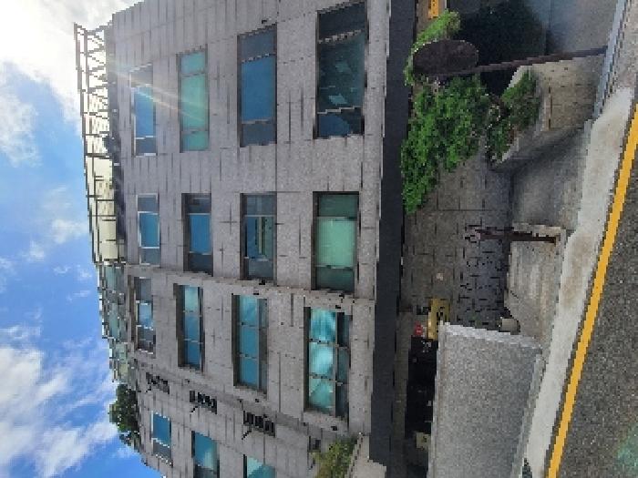본 건 전경