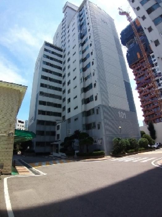 건물 전경
