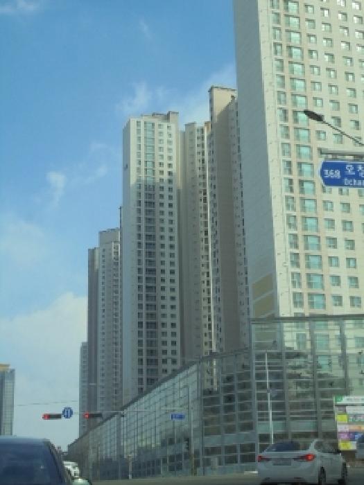 본건