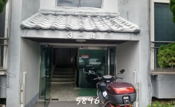 본건 공동 출입구 전경
