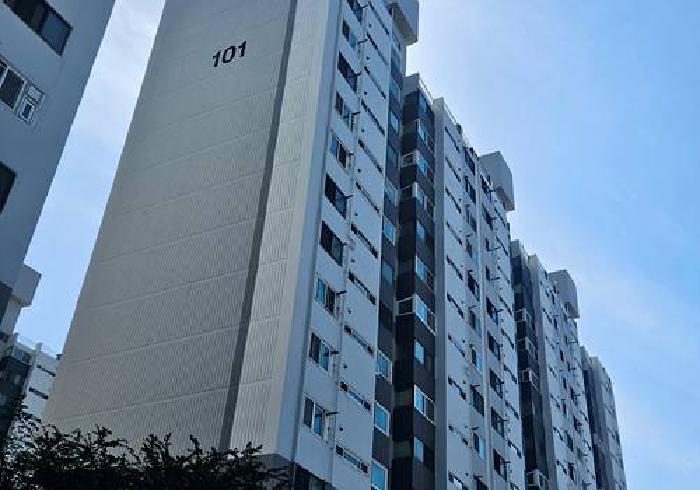 본건 건물 전경 