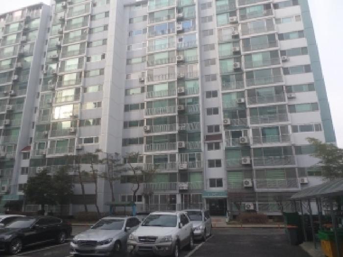 본건 건물이 소재하는 1동건물의 전경