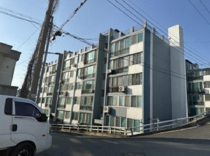 본건