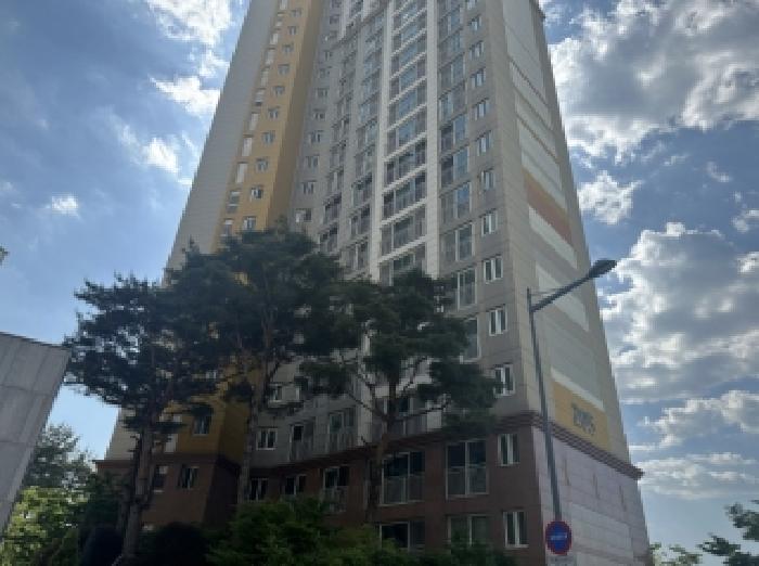 본건