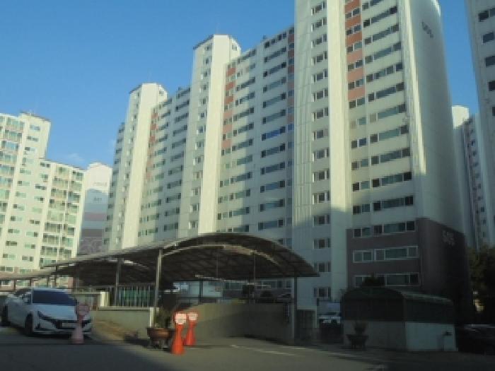 본건