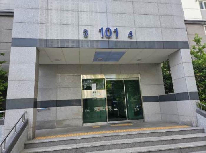 본건 101동 공동출입구