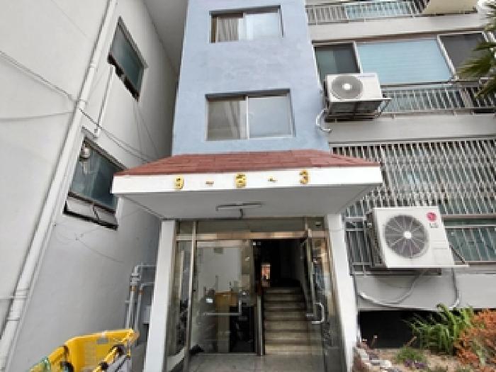 본건 출입구 전경