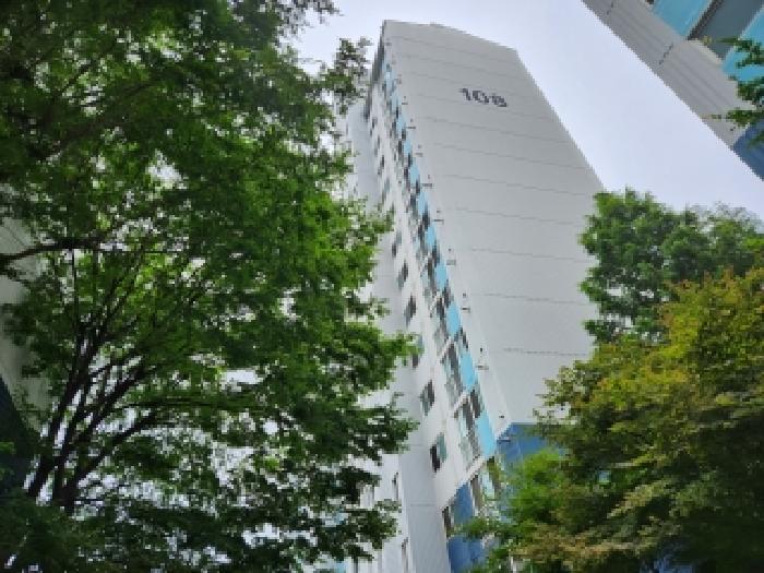 - 본건 외관 전경(108동)