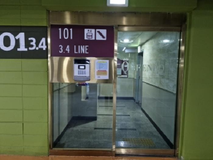 본건 101동 지하출입문 현황