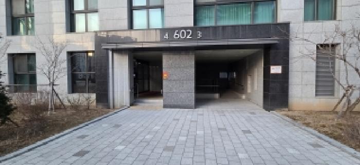 공동출입문