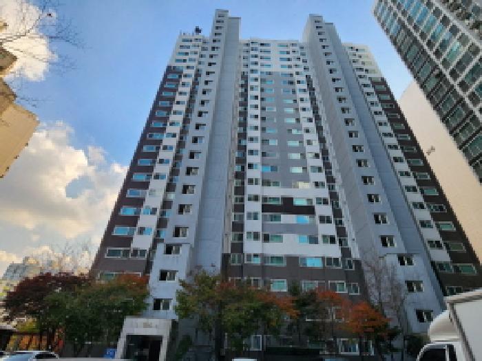 이건 부동산 외관 전경
(106동)