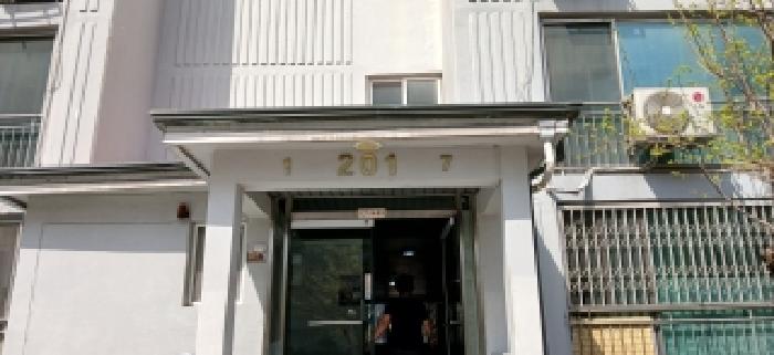 201동 출입구