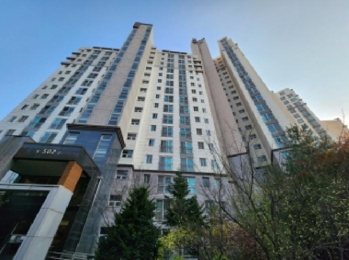 부동산 소재 건물 전경