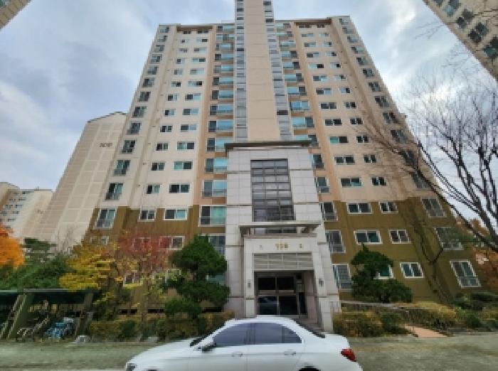 부동산 소재 건물 전경