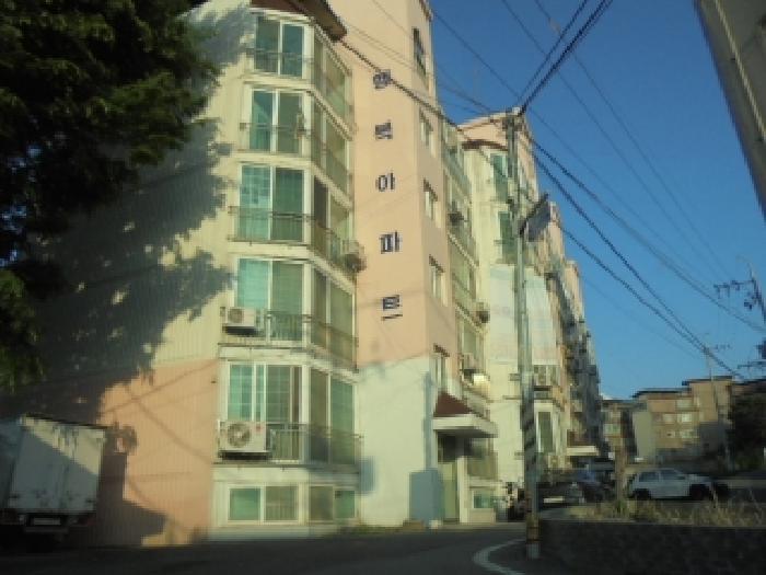본건