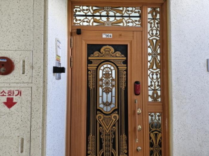 세대 현관문