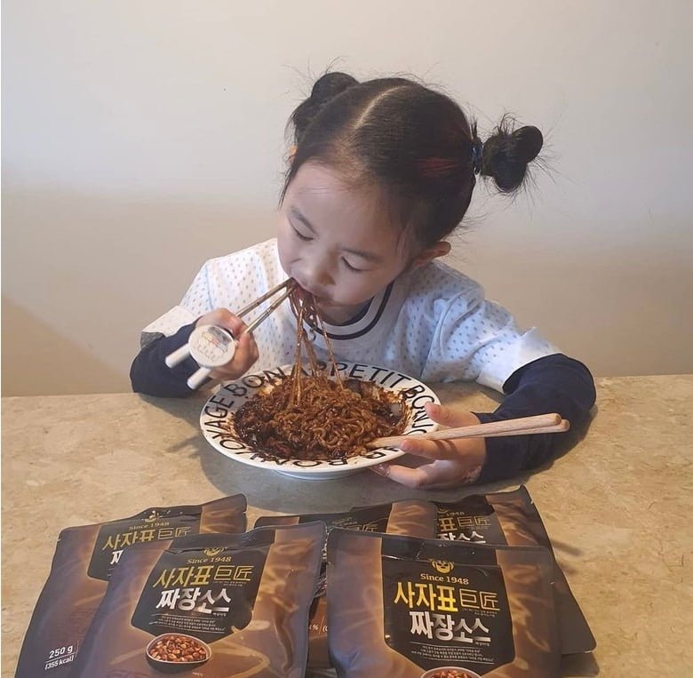 77년의 전통 쉐프들만 알던 사자표, 짜장소스 (9,900원 / 무배)