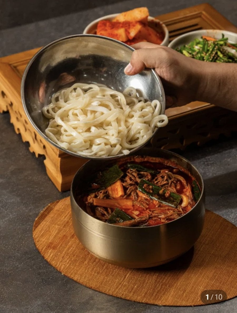 육대장본점 원조 옛날전통육개장 파개장 육개장 2인분 + 칼국수 1인분, 1030g, 3개 (29,900원/무료)